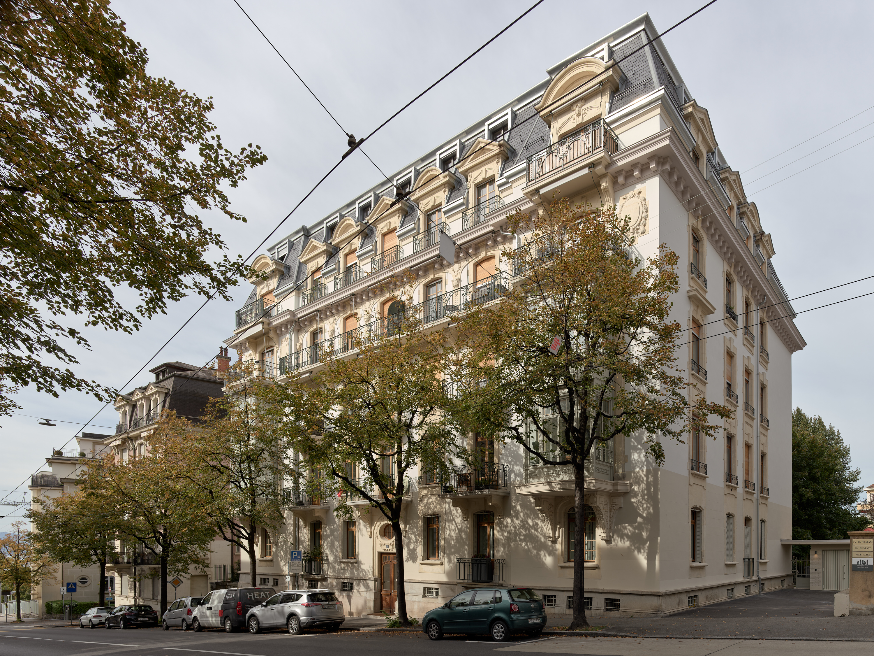 façade sur l'Av. Juste-Olivier